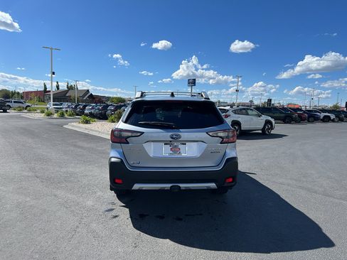 Certified 2024 Subaru Outback Touring AWD/4WD image 8