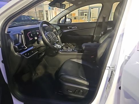 Used 2024 Kia Sportage EX image 14