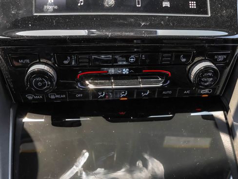 New 2025 Jeep Grand Cherokee Altitude image 20