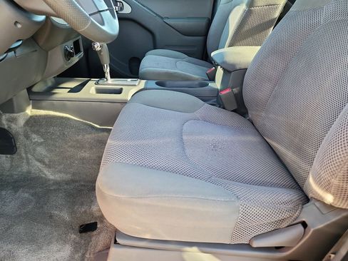 Used 2018 Nissan Frontier SV image 9