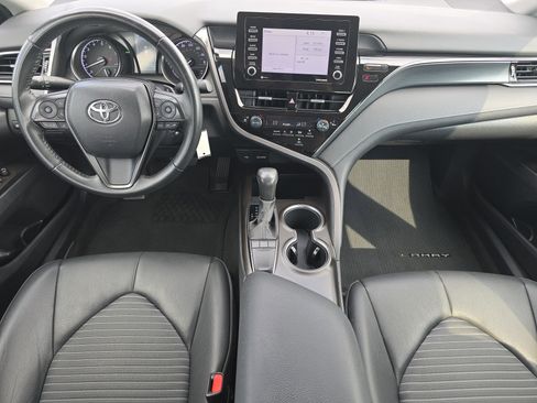 Used 2023 Toyota Camry SE image 6