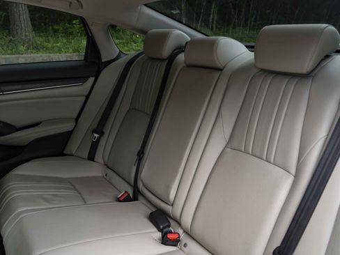 Used 2022 Honda Accord Touring image 18