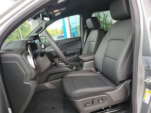 New 2024 Chevrolet Colorado LT w/ LT Convenience Package III image 19