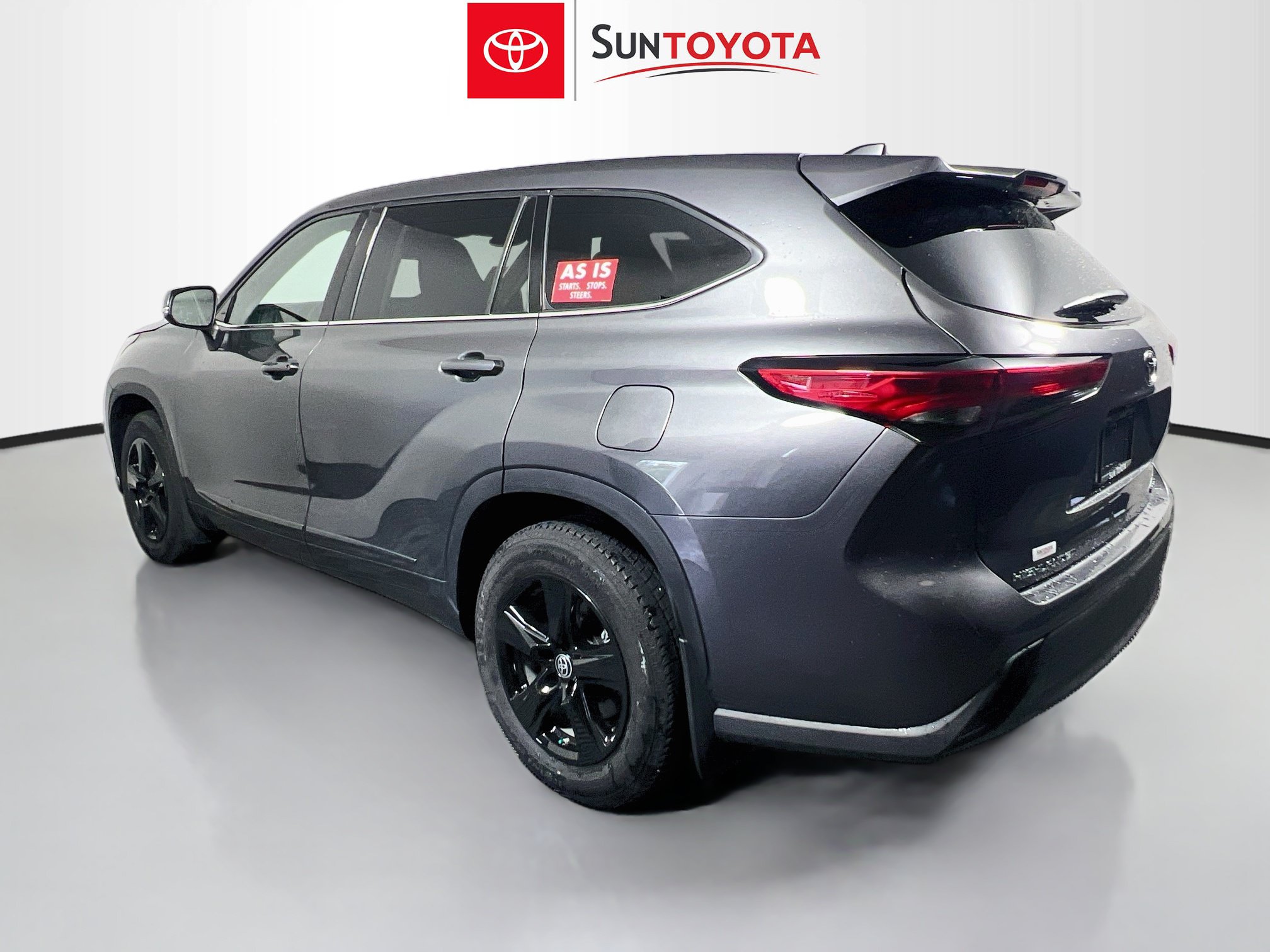 Used 2022 Toyota Highlander LE AWD/4WD image 6