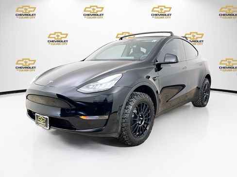 Used 2021 Tesla Model Y Long Range image 3