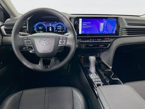 Used 2025 Toyota Camry XLE image 22