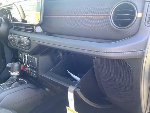 New 2026 Jeep Gladiator Mojave w/ Steel Bumper Group image 41