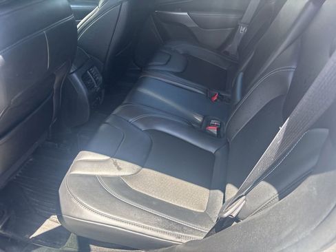 Used 2019 Jeep Cherokee Latitude Plus w/ Comfort/Convenience Group AWD/4WD image 8