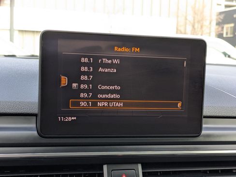 Used 2017 Audi A4 2.0T allroad Premium w/ Convenience Package image 21