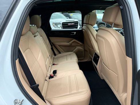 Used 2019 Porsche Cayenne AWD/4WD image 19