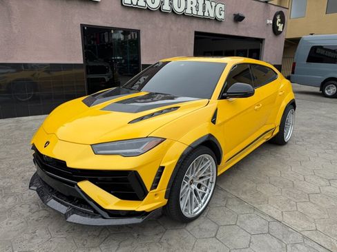 Used 2023 Lamborghini Urus S AWD/4WD image 2