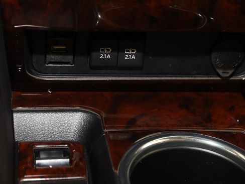 Used 2021 Toyota Sequoia Platinum image 29