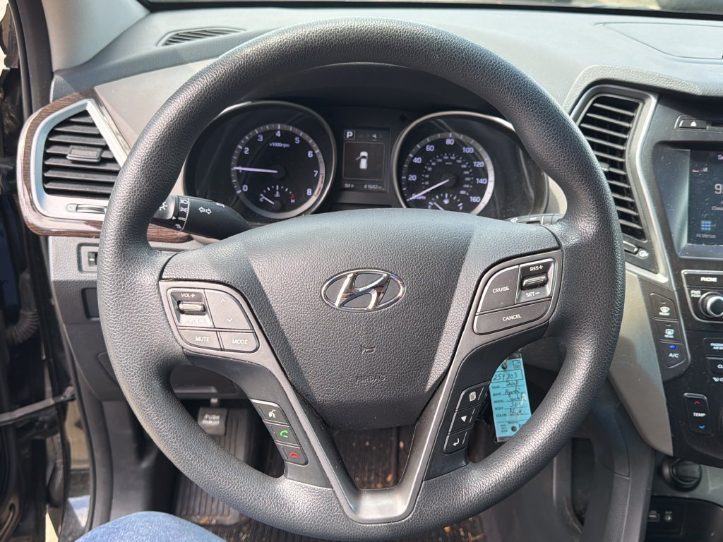 Used 2018 Hyundai Santa Fe SE w/ Cargo Package FWD image 17