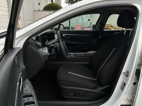 Used 2025 Hyundai Sonata SEL FWD image 8