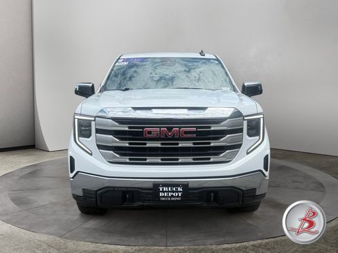 Used 2023 GMC Sierra 1500 SLE AWD/4WD image 2