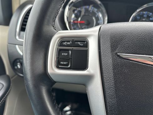 Used 2016 Chrysler Town & Country LX image 25