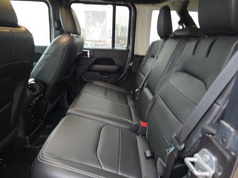 Used 2023 Jeep Wrangler Unlimited Sahara w/ Cold Weather Group image 21