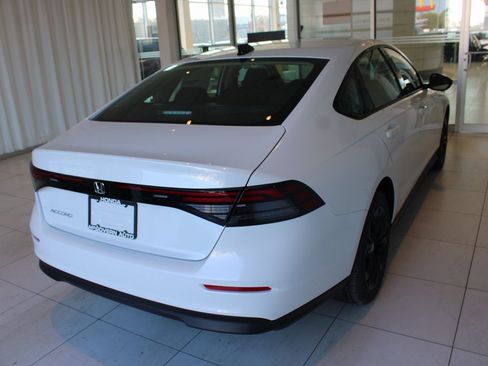 New 2025 Honda Accord SE image 13