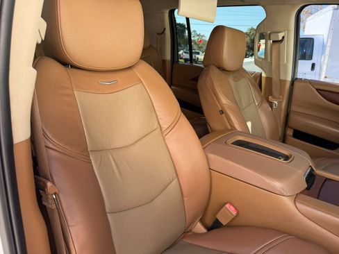 Used 2016 Cadillac Escalade ESV Platinum image 54