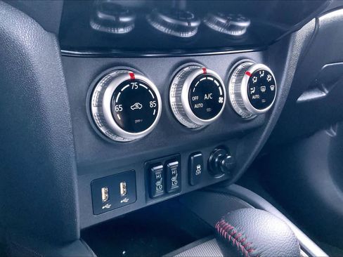 Used 2025 Mitsubishi Outlander Sport LE image 32