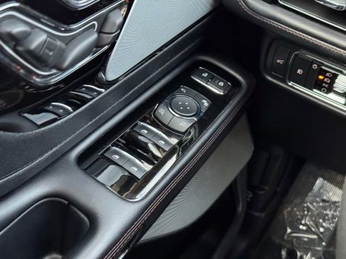 Used 2020 Lincoln Aviator Reserve w/ Equipment Group 202A image 36