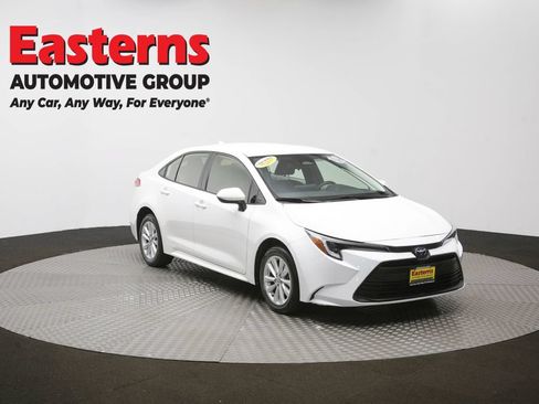 Used 2024 Toyota Corolla LE w/ LE Convenience Package FWD image 49