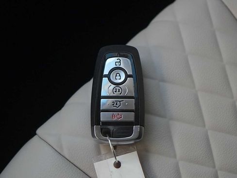 Used 2023 Ford Edge Titanium AWD/4WD image 28