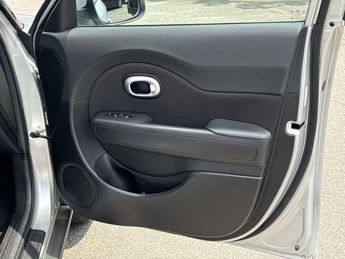 Used 2019 Kia Soul FWD image 6