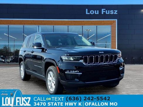 Used 2023 Jeep Grand Cherokee Limited AWD/4WD image 1