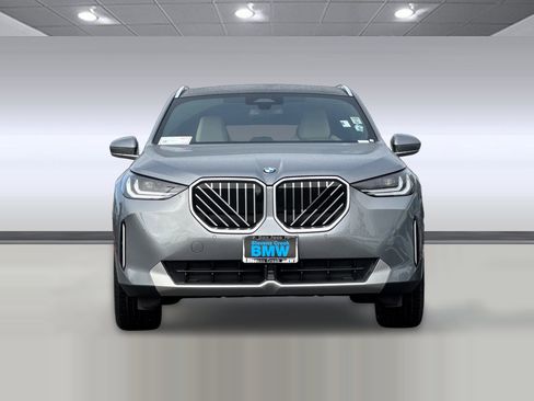 Used 2025 BMW X3 xDrive30i w/ Premium Package image 5