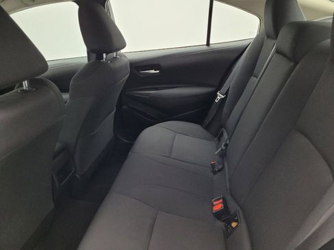 Used 2021 Toyota Corolla LE image 18