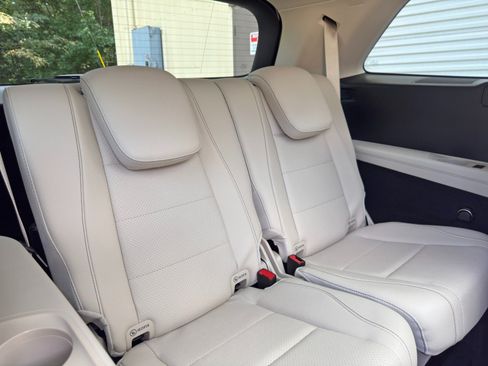 Used 2023 Mercedes-Benz GLS 450 4MATIC image 49