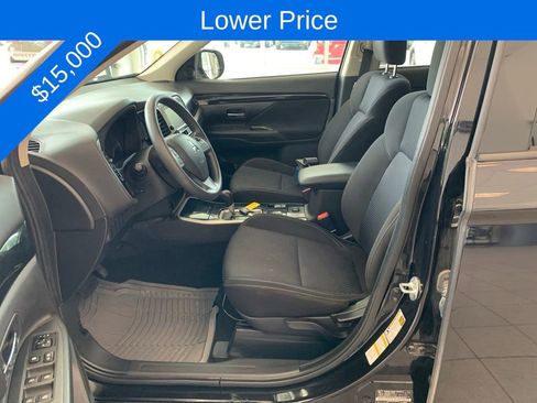 Used 2019 Mitsubishi Outlander ES AWD/4WD image 3