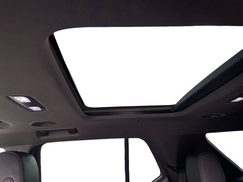 Used 2022 Chevrolet Traverse LT w/ LT Premium Package image 25