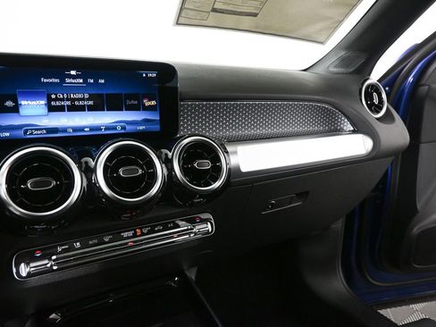 New 2026 Mercedes-Benz GLB 250 image 13