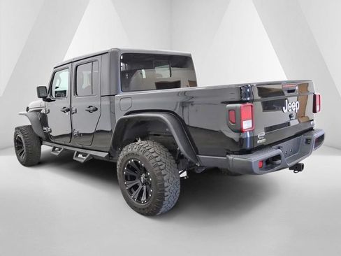 Used 2023 Jeep Gladiator Overland AWD/4WD image 5