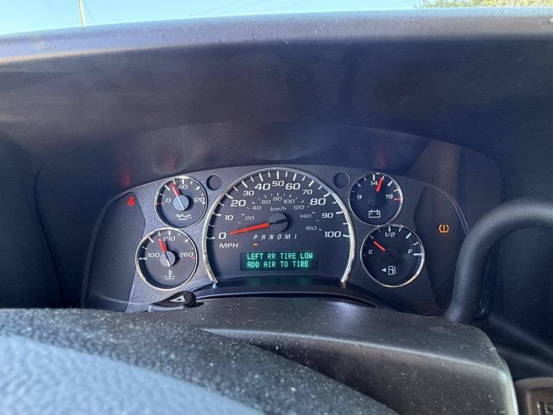 Used 2022 Chevrolet Express 3500 w/ Driver Convenience Package RWD image 21