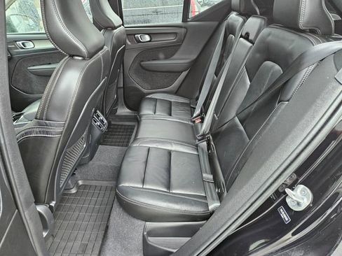 Certified 2024 Volvo XC40 B5 Plus w/ Protection Package Premier image 15