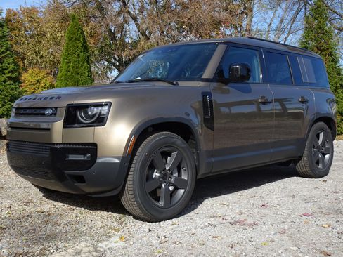 New 2026 Land Rover Defender 110 S image 6