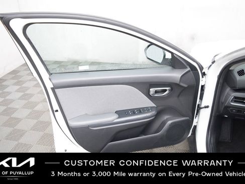 Certified 2025 Kia K4 EX image 9
