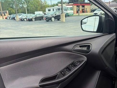 Used 2012 Ford Focus SE FWD image 9