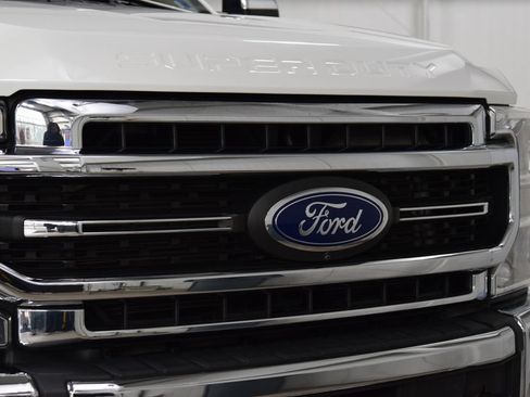 Used 2022 Ford F350 Lariat w/ Lariat Ultimate Package AWD/4WD image 10