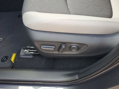 Used 2025 Toyota RAV4 XLE image 29