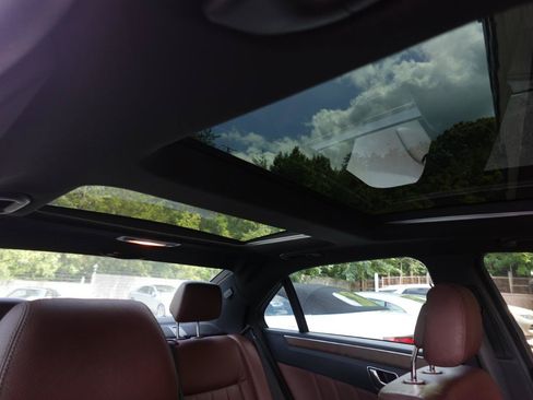 Used 2016 Mercedes-Benz E 350 Sedan image 15