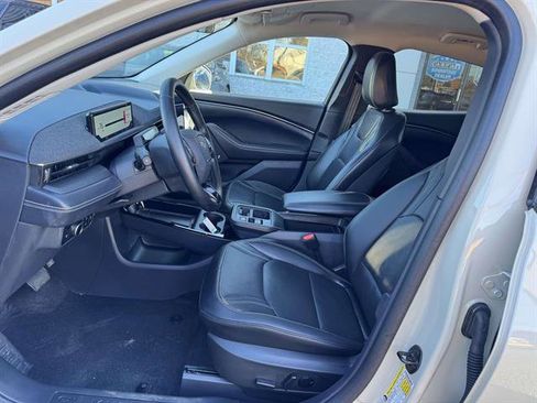 Used 2025 Ford Mustang Mach-E Premium image 7