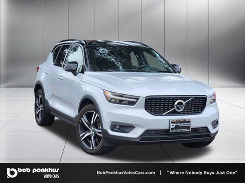 Used 2022 Volvo XC40 T5 R-Design AWD/4WD image 1