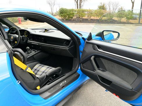 Used 2022 Porsche 911 GT3 image 29
