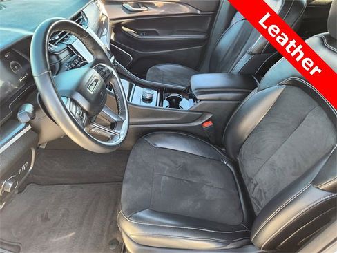 Used 2021 Jeep Grand Cherokee L Laredo image 13