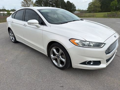 Used 2014 Ford Fusion SE image 5