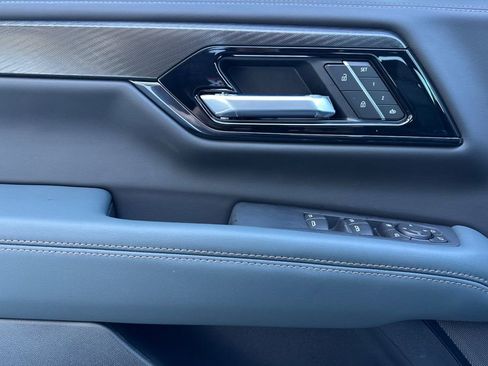 New 2026 GMC Yukon XL AT4 image 9